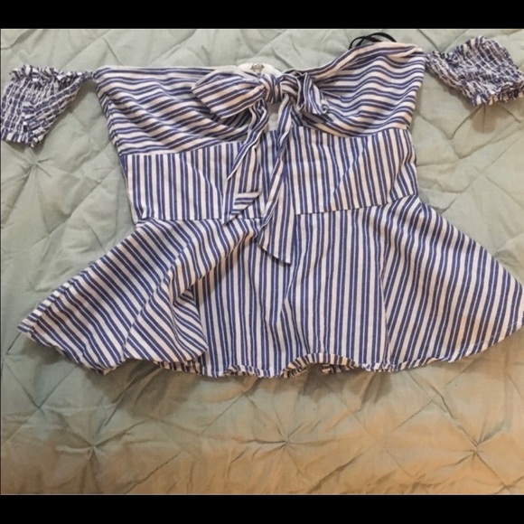 NWT Bebe Off Shoulder Striped Peplum Top, Size 2 - Picture 4 of 5